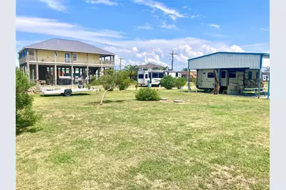 915 S Selwyn Road, Crystal Beach, TX 77650 - Photo 19
