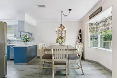 1926 Meadow Creek Drive, Pearland, TX 77581 - Photo 9