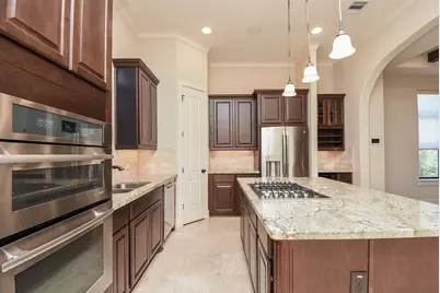 2052 W Main Street, Houston, TX 77098 - Photo 13