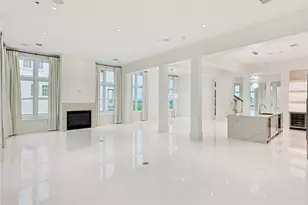 2425 E Seaside Dr, Galveston, TX 77550 - Photo 13