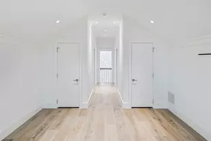 2425 E Seaside Dr, Galveston, TX 77550 - Photo 33