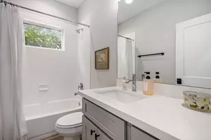 1315 Wycliffe Dr, Houston, TX 77043 - Photo 27