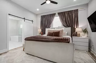 1315 Wycliffe Dr, Houston, TX 77043 - Photo 17