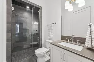 1335 Peden St, Houston, TX 77006 - Photo 31