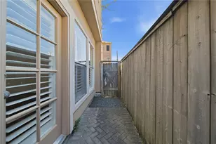 2930 Brompton Square Dr, Houston, TX 77025 - Photo 41