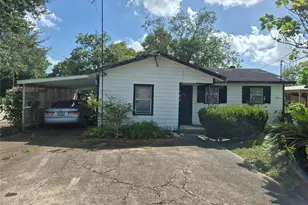 169 2nd St, Van Vleck, TX 77482 - Photo 1