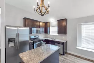 20103 Ray Falls Dr, Tomball, TX 77375 - Photo 9