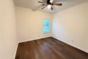 527 Autumn Ln, Livingston, TX 77351 - Photo 11