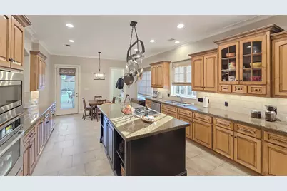 15305 Chichester Lane, Jersey Village, TX 77040 - Photo 9