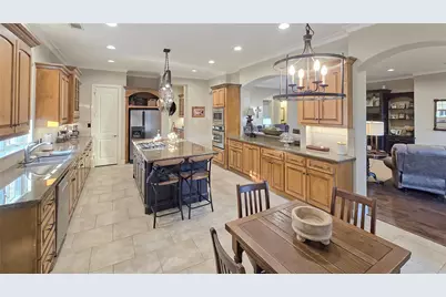 15305 Chichester Lane, Jersey Village, TX 77040 - Photo 11