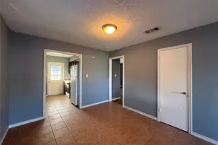 104 S 5th St, Nederland, TX 77627 - Photo 7