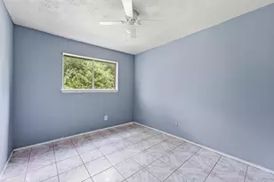 12402 Enchanted Path Dr, Houston, TX 77044 - Photo 9