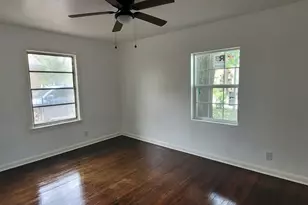 5811 Westdale St, Houston, TX 77087 - Photo 9