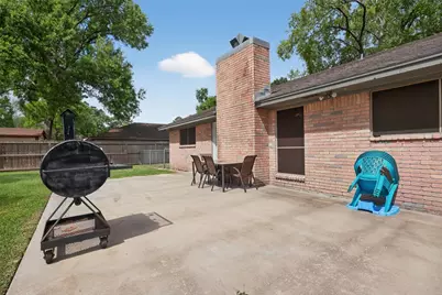 9802 Bayou Woods Drive, Baytown, TX 77521 - Photo 27