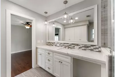 1 Birchcane Court, The Woodlands, TX 77381 - Photo 15
