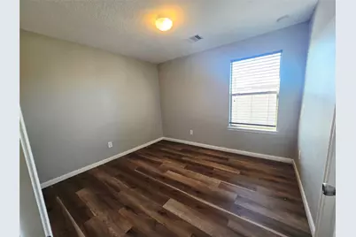 1011 Larks Trace Lane, Houston, TX 77090 - Photo 19