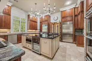 802 Country Ln, Houston, TX 77024 - Photo 9