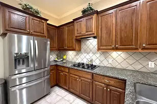 1446 Sherwood Park Cir, Houston, TX 77043 - Photo 15