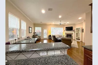 1446 Sherwood Park Circle, Houston, TX 77043 - Photo 13