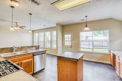 6711 Shelby Oaks Drive, Richmond, TX 77407 - Photo 5