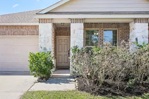 2225 Windy Sail Dr, Texas City, TX 77568 - Photo 3