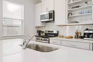 1013 Erin St, Houston, TX 77009 - Photo 5