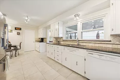 6 Cedar Lawn Circle, Galveston, TX 77551 - Photo 7