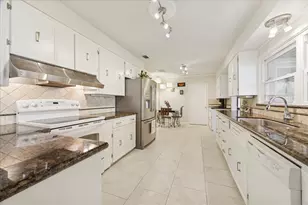 6 Cedar Lawn Cir, Galveston, TX 77551 - Photo 7