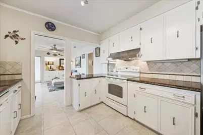 6 Cedar Lawn Circle, Galveston, TX 77551 - Photo 5