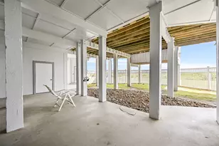 19039 E Kahala Dr, Galveston, TX 77554 - Photo 29