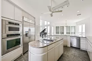 19039 E Kahala Dr, Galveston, TX 77554 - Photo 13