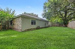 423 Merriweather St, Houston, TX 77598 - Photo 25