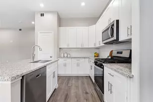 1319 E 35th St, Houston, TX 77022 - Photo 7