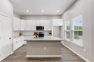 1319 E 35th St, Houston, TX 77022 - Photo 5