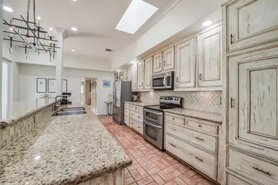 2011 Canongate Drive, Houston, TX 77056 - Photo 7