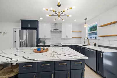 5827 Avenue R, Galveston, TX 77551 - Photo 9