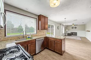 18015 Sagecroft Dr, Houston, TX 77084 - Photo 17