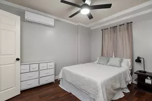 215 Caplin St, Houston, TX 77022 - Photo 5