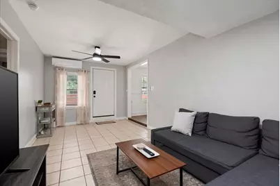 215 Caplin Street, Houston, TX 77022 - Photo 9