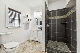 3811 Walker St, Houston, TX 77023 - Photo 11