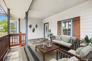 3811 Walker St, Houston, TX 77023 - Photo 3