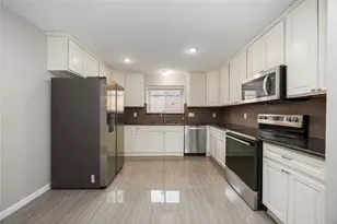 13010 Worthington St, Sugar Land, TX 77478 - Photo 7