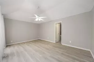 13010 Worthington St, Sugar Land, TX 77478 - Photo 11
