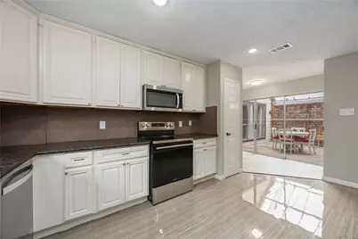 13010 Worthington Street, Sugar Land, TX 77478 - Photo 9