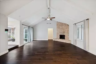 10638 Bob White Dr, Houston, TX 77096 - Photo 3