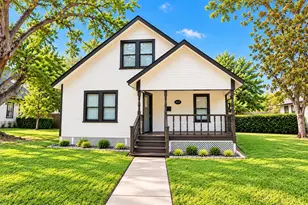 317 E Locust St, Angleton, TX 77515 - Photo 1