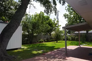 5722 N Braeswood Blvd, Houston, TX 77096 - Photo 43