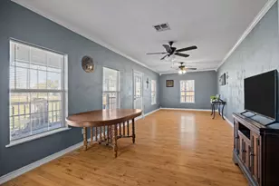 2006 Main St, Danbury, TX 77534 - Photo 9