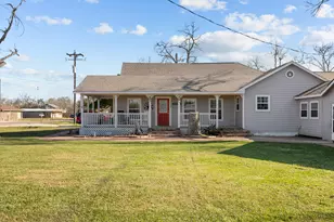 2006 Main St, Danbury, TX 77534 - Photo 1