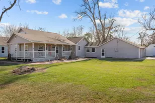 2006 Main St, Danbury, TX 77534 - Photo 3